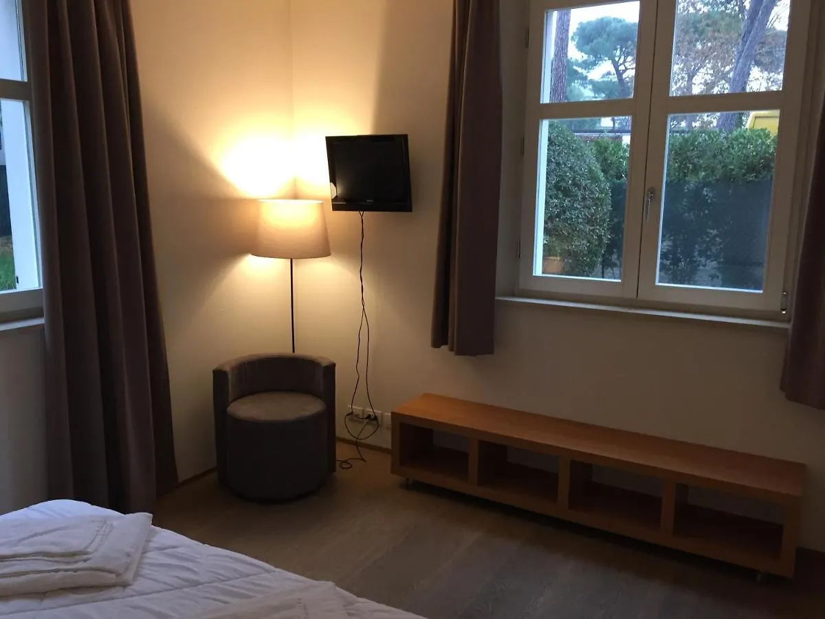 ריצ'יונה Ceccarini Suite 2*,  איטליה