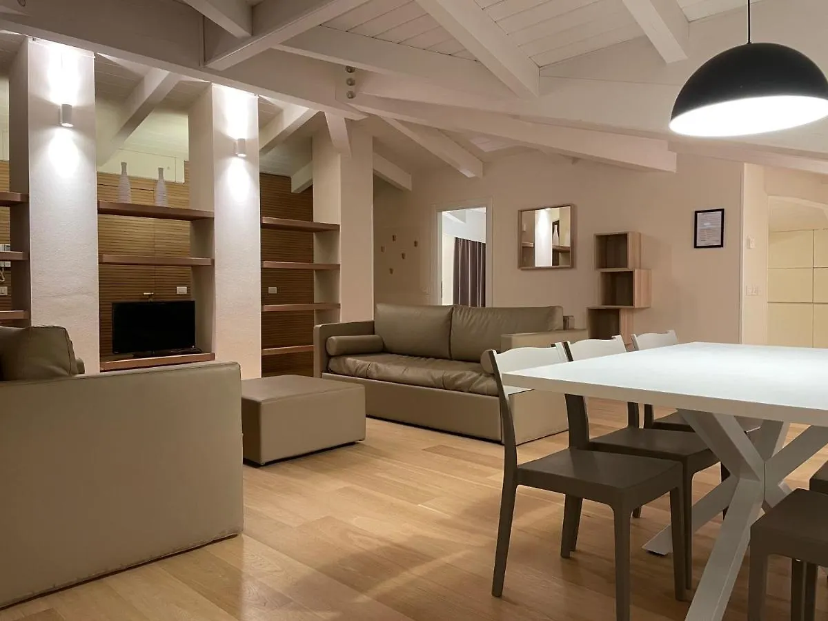 ריצ'יונה Ceccarini Suite